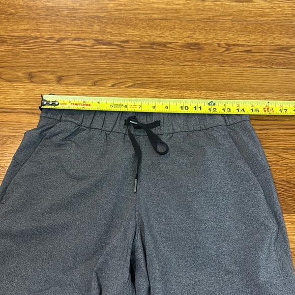 Lululemon On The Fly Pant 27” Heathered Black Size 6 - Picture 7 of 11